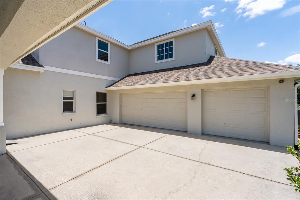 For Sale: $1,050,000 (4 beds, 3 baths, 3470 Square Feet)
