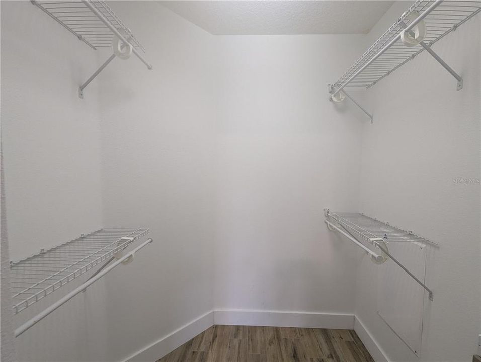В аренду: $2,800 (4 спален, 2 ванн, 1718 Квадратных фут)