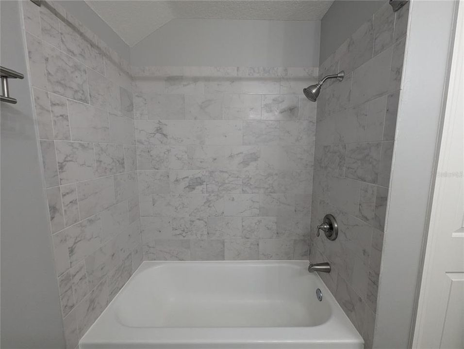 В аренду: $2,800 (4 спален, 2 ванн, 1718 Квадратных фут)