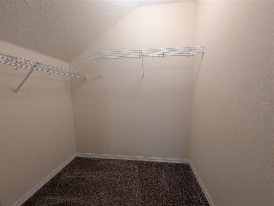 В аренду: $2,800 (4 спален, 2 ванн, 1718 Квадратных фут)