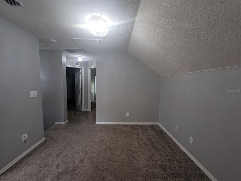 В аренду: $2,800 (4 спален, 2 ванн, 1718 Квадратных фут)