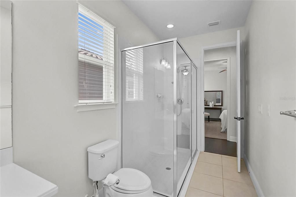 Activo con contrato: $509,900 (3 camas, 3 baños, 2294 Pies cuadrados)