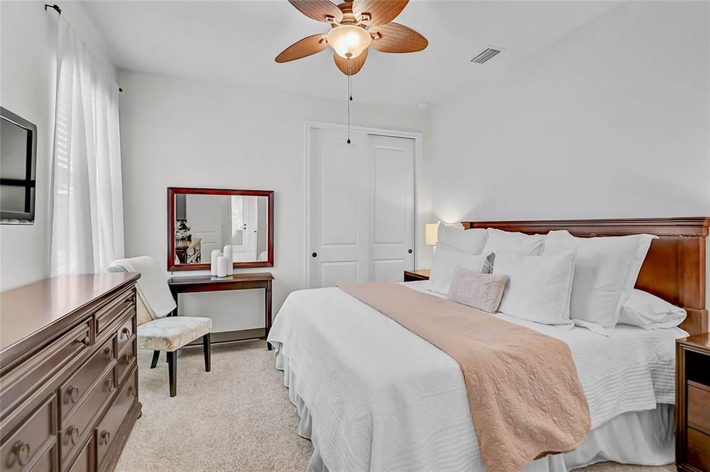 Activo con contrato: $509,900 (3 camas, 3 baños, 2294 Pies cuadrados)