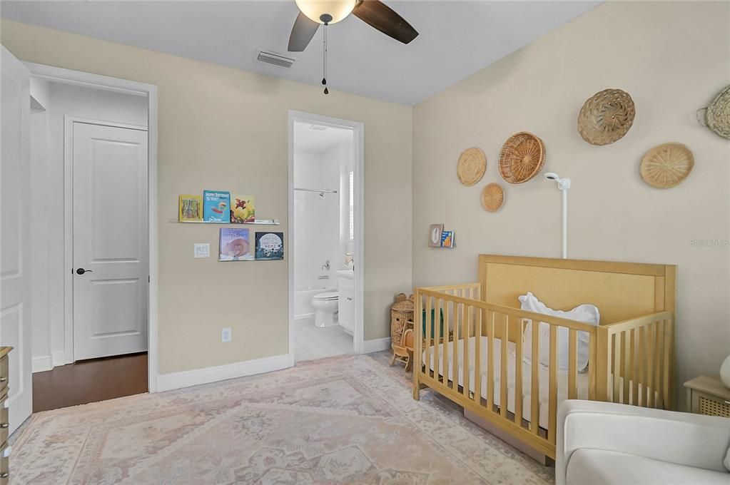 Activo con contrato: $509,900 (3 camas, 3 baños, 2294 Pies cuadrados)