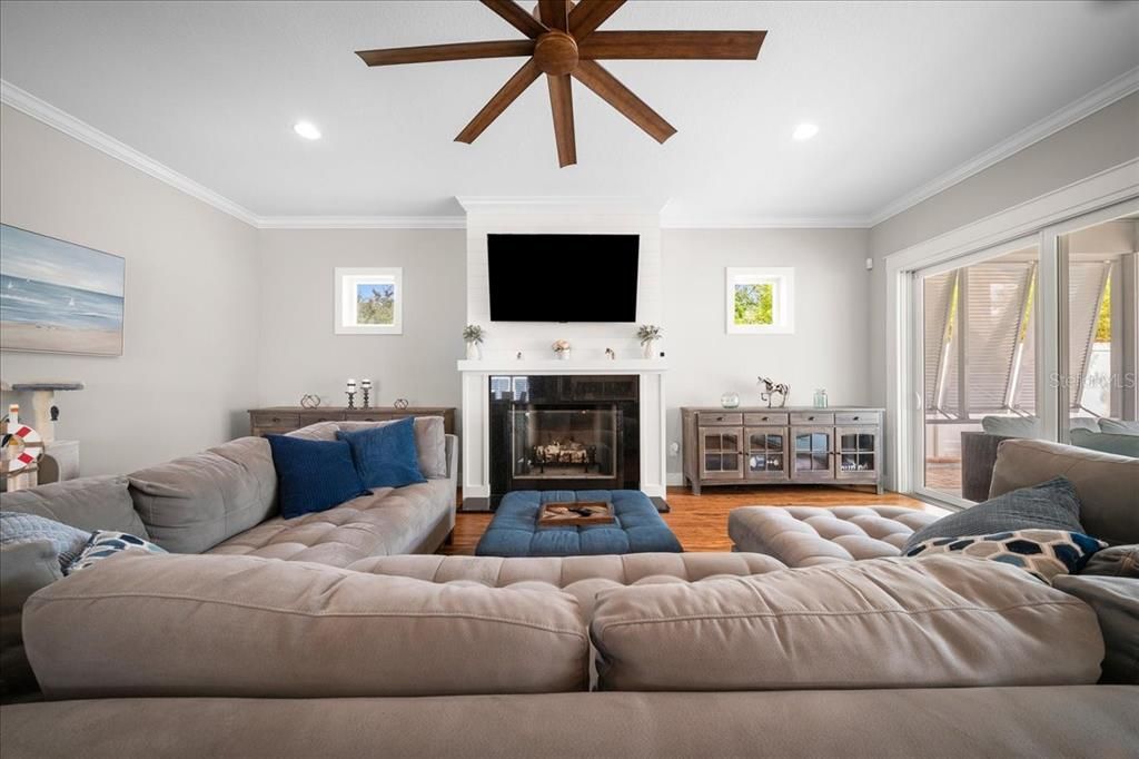 For Sale: $675,000 (3 beds, 2 baths, 2252 Square Feet)