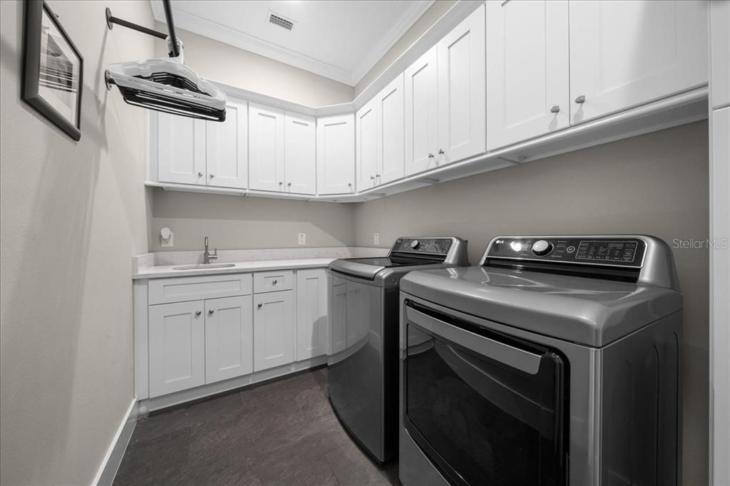 For Sale: $675,000 (3 beds, 2 baths, 2252 Square Feet)