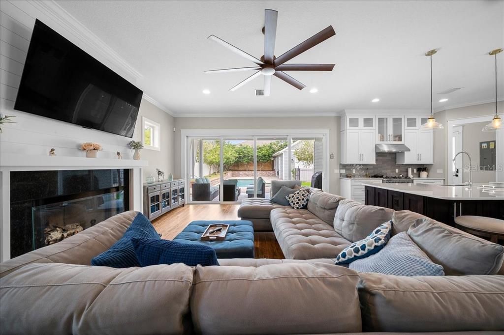 For Sale: $675,000 (3 beds, 2 baths, 2252 Square Feet)