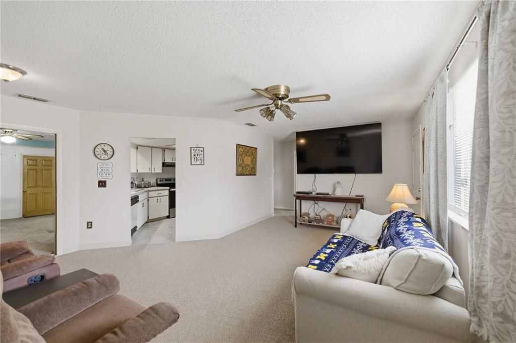 En Venta: $191,999 (2 camas, 2 baños, 1224 Pies cuadrados)