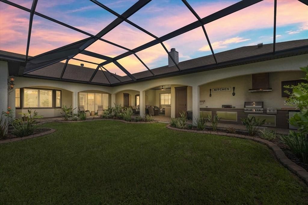 For Sale: $899,000 (3 beds, 4 baths, 2477 Square Feet)
