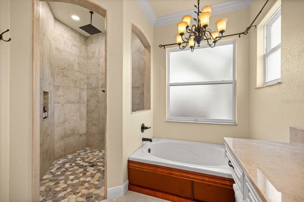 For Sale: $899,000 (3 beds, 4 baths, 2477 Square Feet)