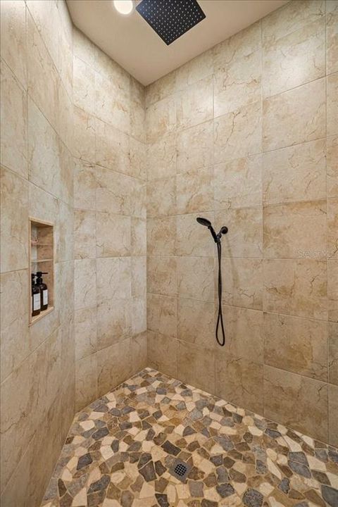 For Sale: $899,000 (3 beds, 4 baths, 2477 Square Feet)