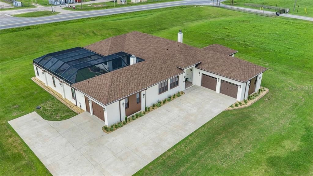 For Sale: $899,000 (3 beds, 4 baths, 2477 Square Feet)