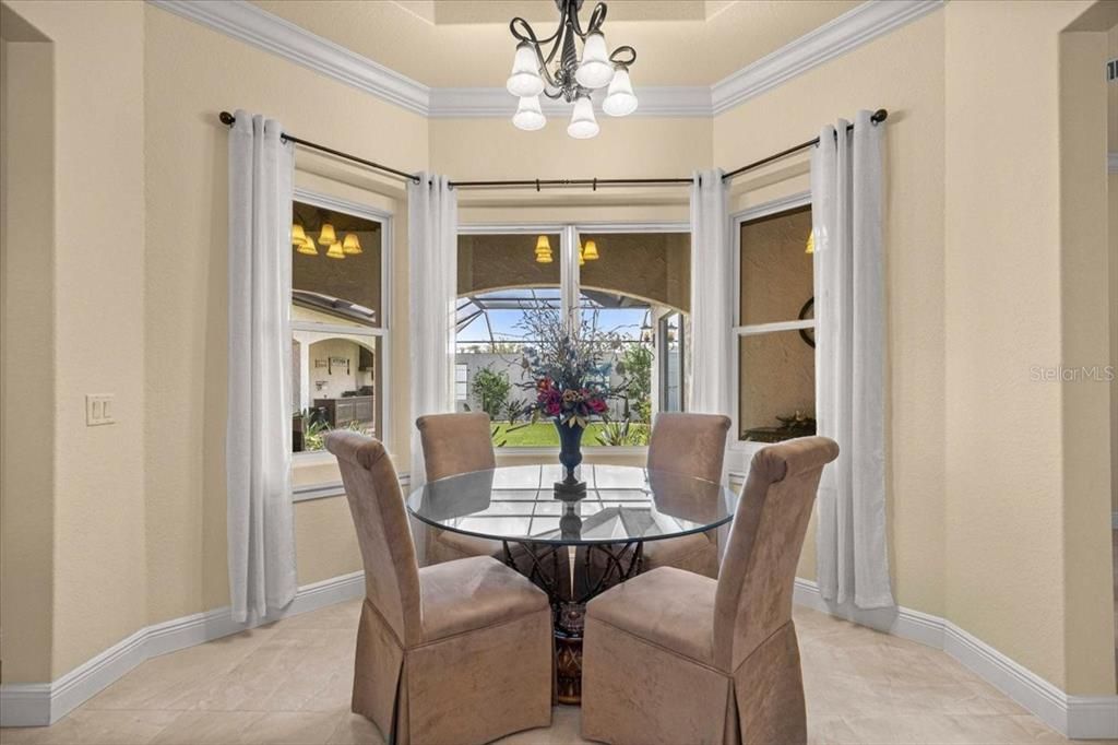 For Sale: $899,000 (3 beds, 4 baths, 2477 Square Feet)