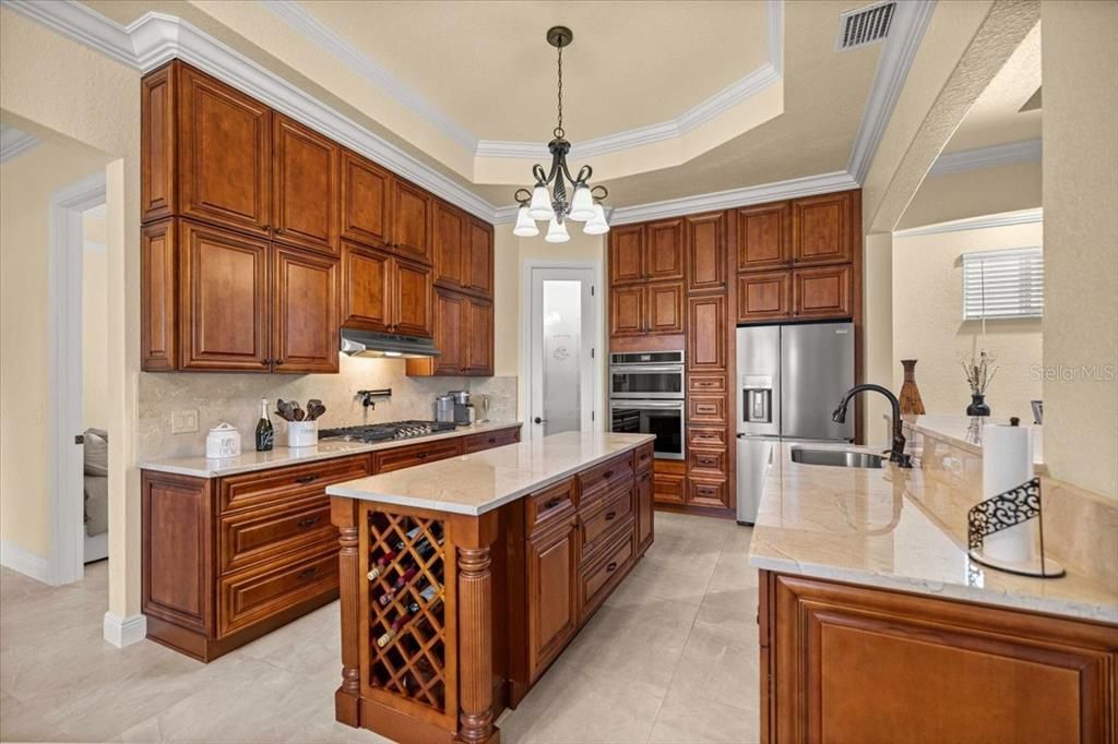 For Sale: $899,000 (3 beds, 4 baths, 2477 Square Feet)