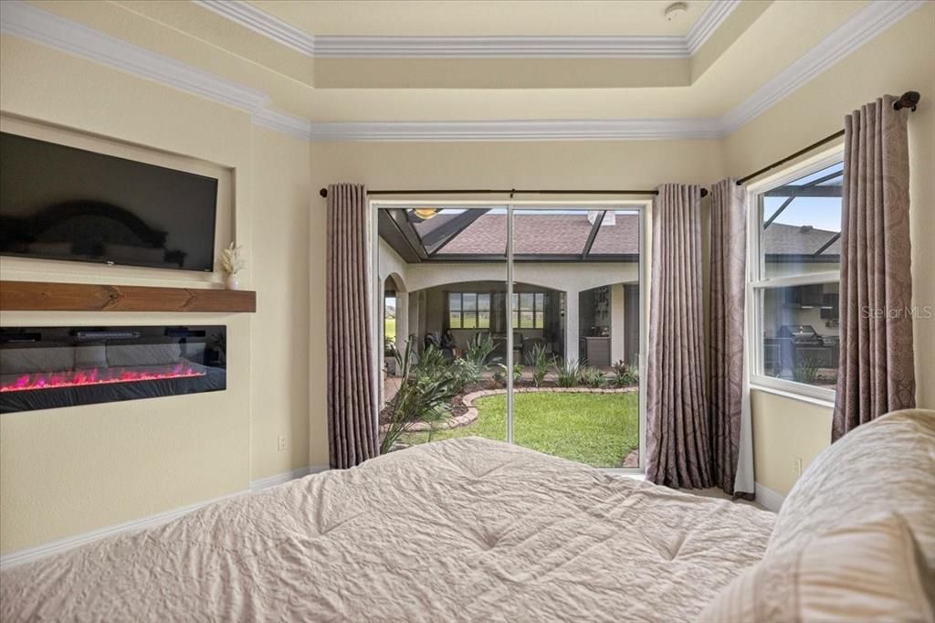 For Sale: $899,000 (3 beds, 4 baths, 2477 Square Feet)