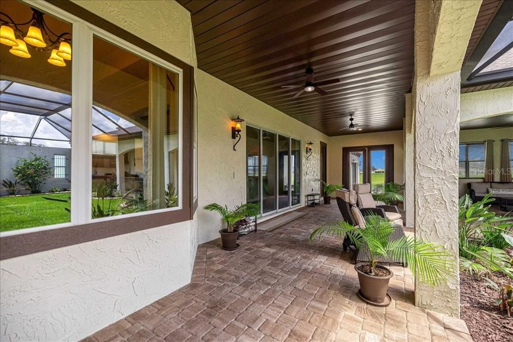 For Sale: $899,000 (3 beds, 4 baths, 2477 Square Feet)