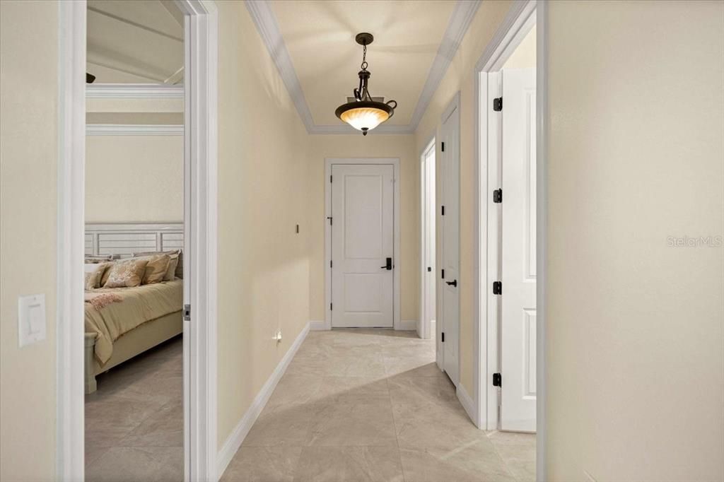 For Sale: $899,000 (3 beds, 4 baths, 2477 Square Feet)
