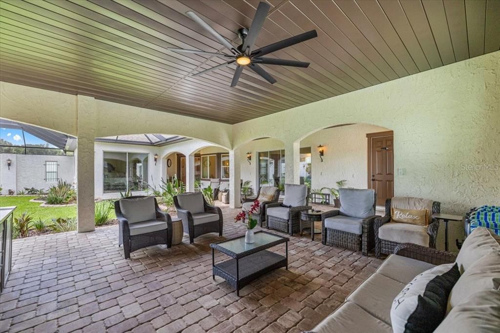 For Sale: $899,000 (3 beds, 4 baths, 2477 Square Feet)