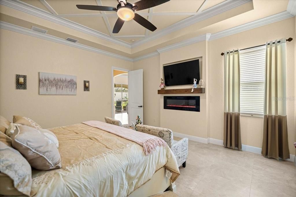 For Sale: $899,000 (3 beds, 4 baths, 2477 Square Feet)