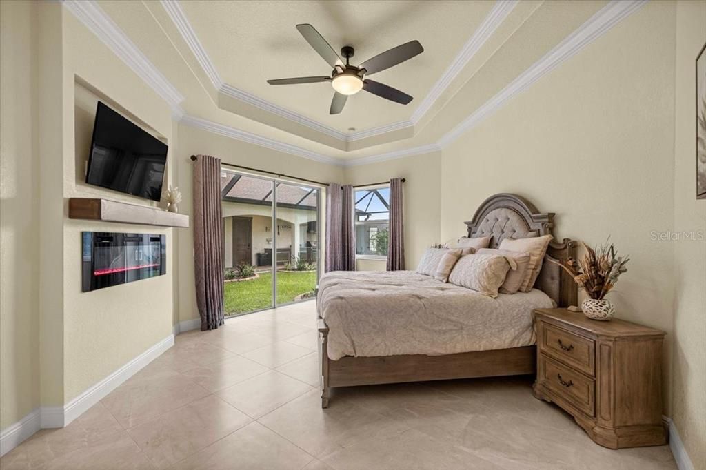 For Sale: $899,000 (3 beds, 4 baths, 2477 Square Feet)
