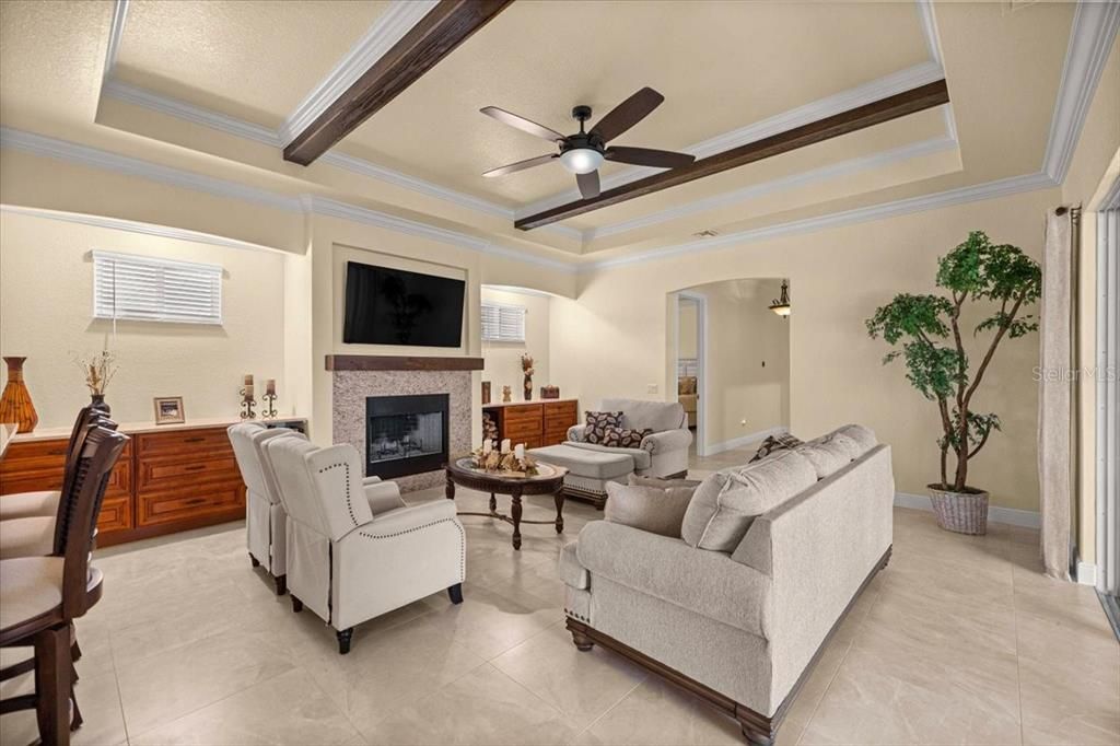 For Sale: $899,000 (3 beds, 4 baths, 2477 Square Feet)