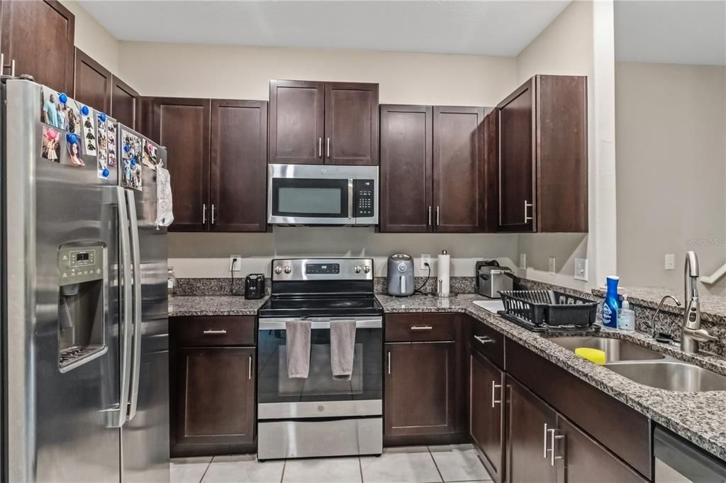 En Venta: $230,000 (3 camas, 2 baños, 1701 Pies cuadrados)