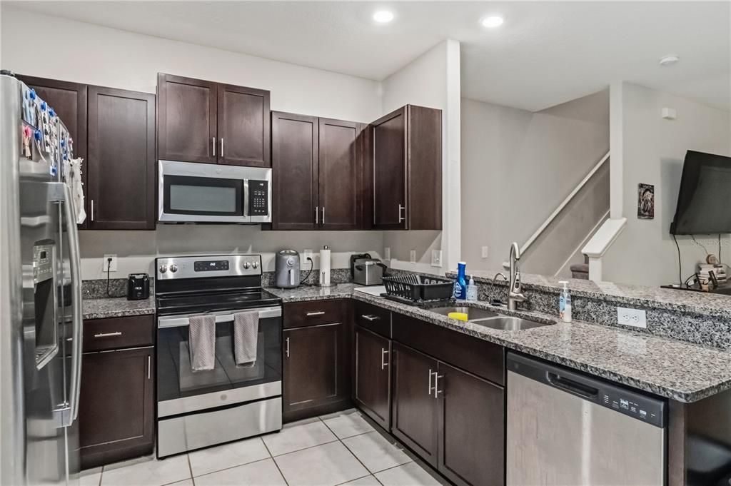 En Venta: $230,000 (3 camas, 2 baños, 1701 Pies cuadrados)