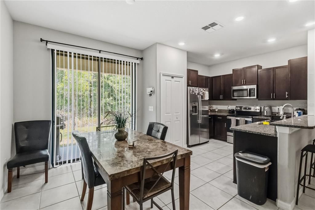 En Venta: $230,000 (3 camas, 2 baños, 1701 Pies cuadrados)