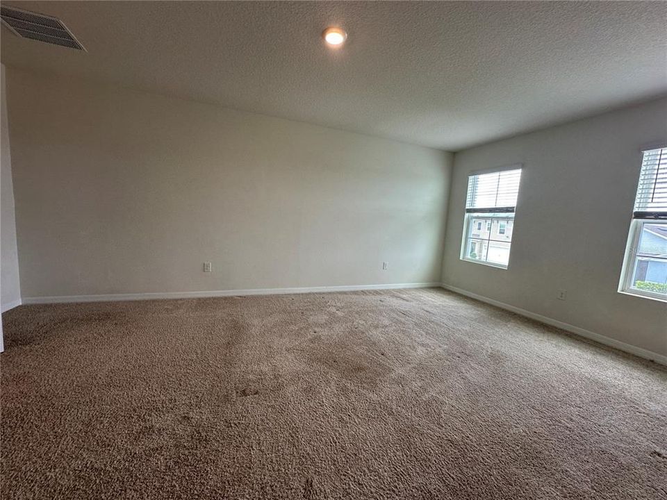 For Rent: $2,500 (5 beds, 3 baths, 2626 Square Feet)