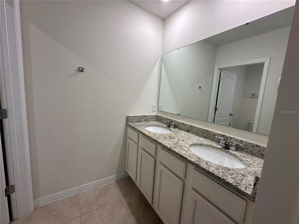 For Rent: $2,500 (5 beds, 3 baths, 2626 Square Feet)