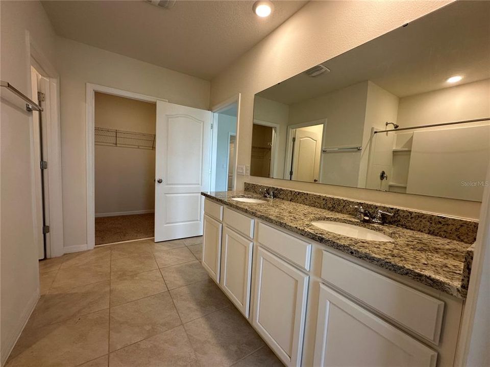 For Rent: $2,500 (5 beds, 3 baths, 2626 Square Feet)