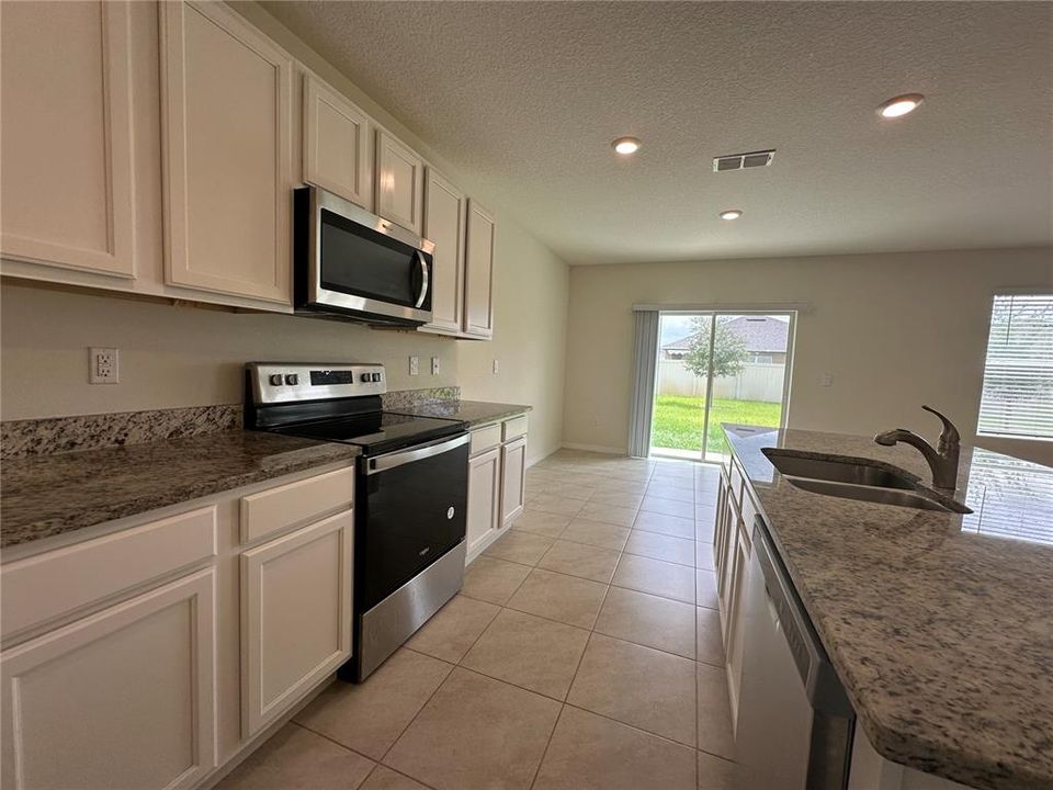 For Rent: $2,500 (5 beds, 3 baths, 2626 Square Feet)