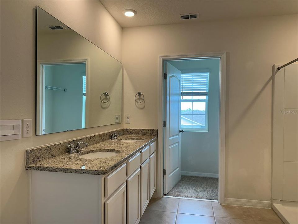 For Rent: $2,500 (5 beds, 3 baths, 2626 Square Feet)