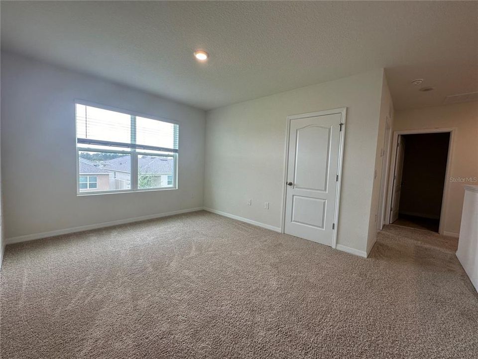 For Rent: $2,500 (5 beds, 3 baths, 2626 Square Feet)
