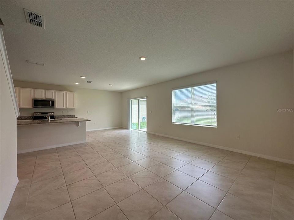 For Rent: $2,500 (5 beds, 3 baths, 2626 Square Feet)