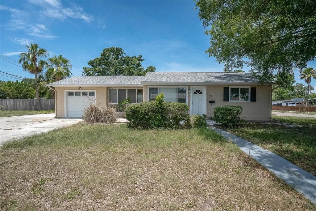 For Rent: $1,850 (2 beds, 1 baths, 735 Square Feet)