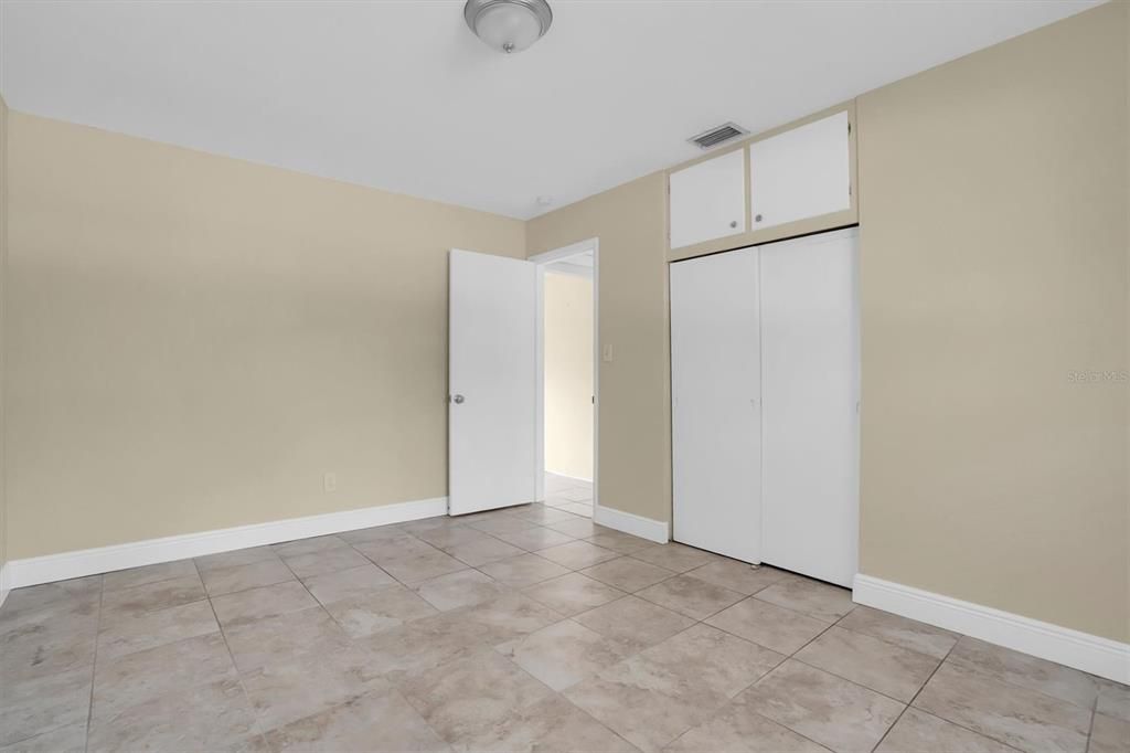 For Rent: $1,850 (2 beds, 1 baths, 735 Square Feet)