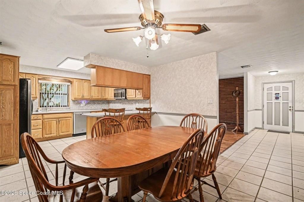 En Venta: $289,000 (3 camas, 2 baños, 1450 Pies cuadrados)