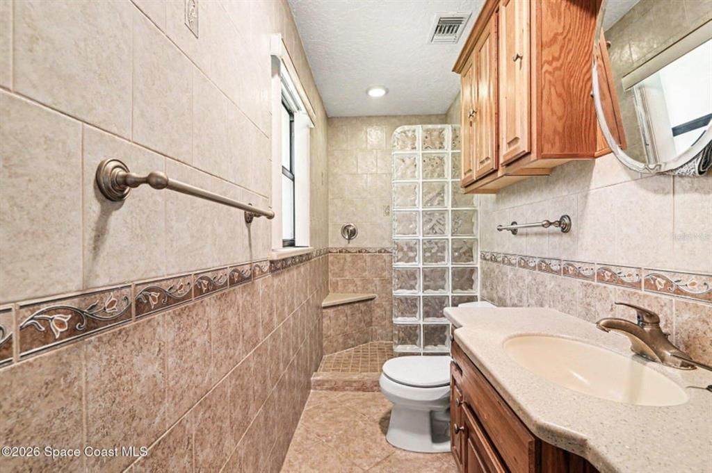 En Venta: $289,000 (3 camas, 2 baños, 1450 Pies cuadrados)