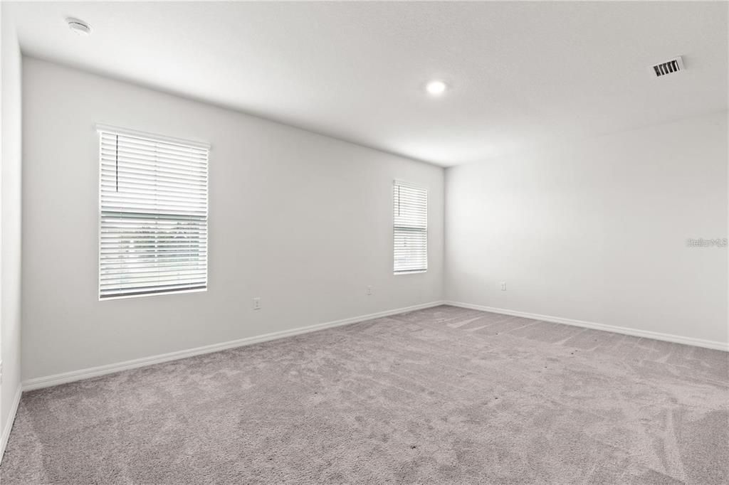 For Sale: $449,000 (5 beds, 3 baths, 2447 Square Feet)