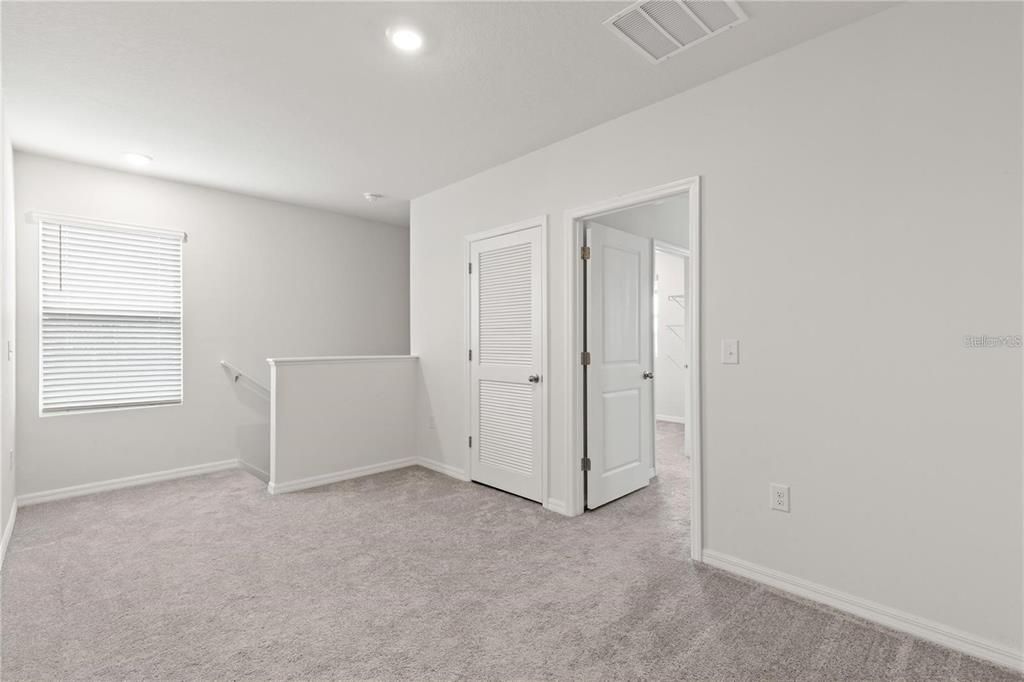 For Sale: $449,000 (5 beds, 3 baths, 2447 Square Feet)