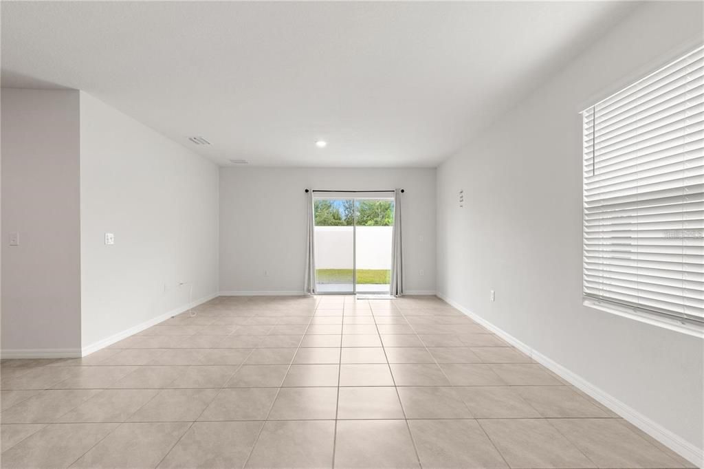 For Sale: $449,000 (5 beds, 3 baths, 2447 Square Feet)