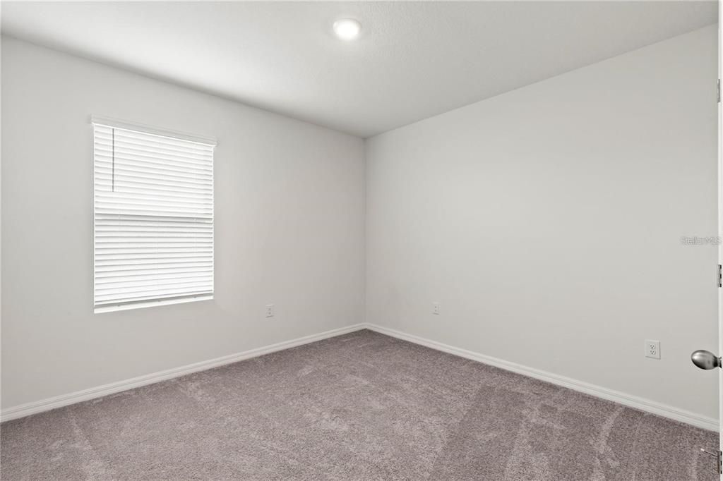 For Sale: $449,000 (5 beds, 3 baths, 2447 Square Feet)