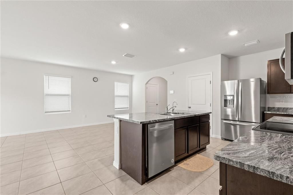 For Sale: $449,000 (5 beds, 3 baths, 2447 Square Feet)