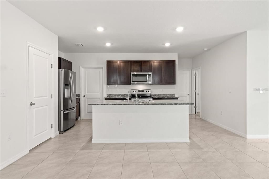For Sale: $449,000 (5 beds, 3 baths, 2447 Square Feet)