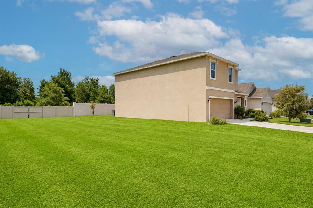 For Sale: $449,000 (5 beds, 3 baths, 2447 Square Feet)
