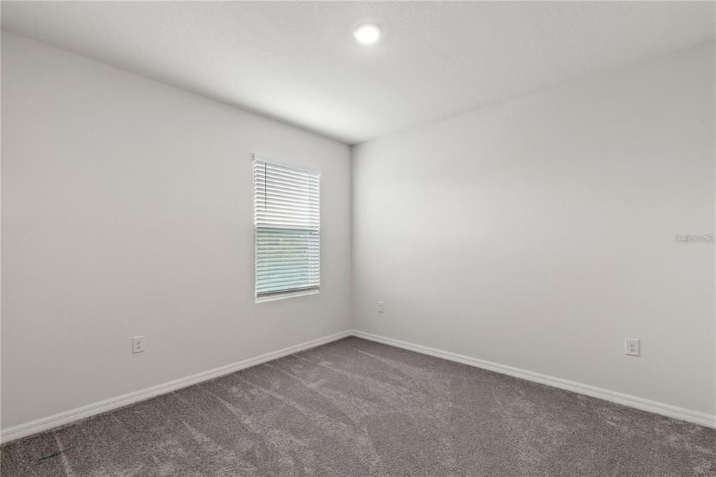 For Sale: $449,000 (5 beds, 3 baths, 2447 Square Feet)