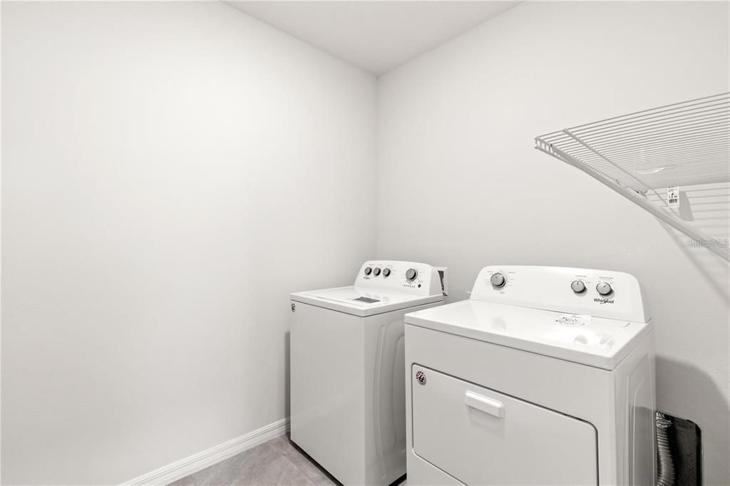 For Sale: $449,000 (5 beds, 3 baths, 2447 Square Feet)