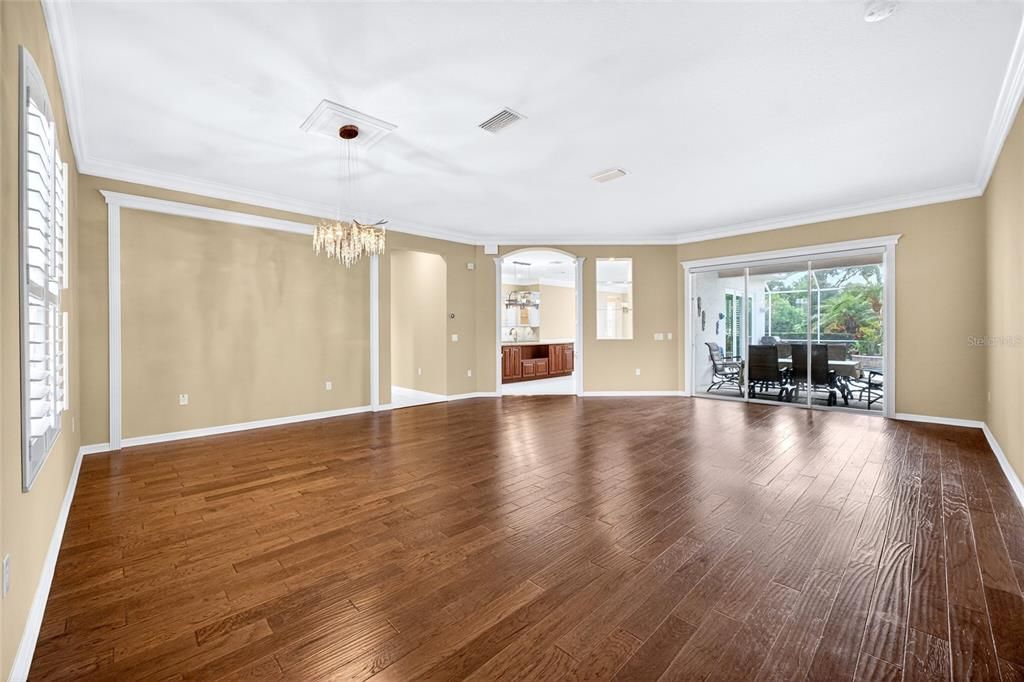 For Sale: $718,000 (4 beds, 3 baths, 2900 Square Feet)