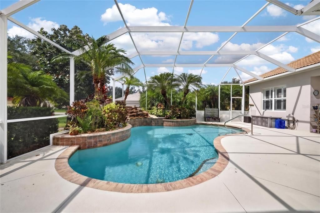 For Sale: $718,000 (4 beds, 3 baths, 2900 Square Feet)